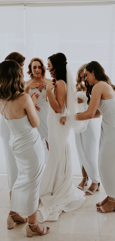Simple V-neck Spaghetti Strap Side Slit Short Bridesmaid Dresses.DB10040