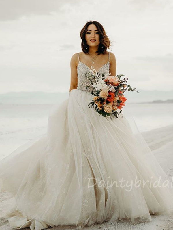 Gogerous V-neck Vintage Tulle Lace A-line Wedding Dresses.DB10401