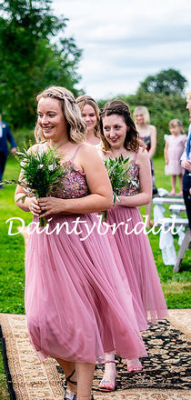 Sexy Spaghetti Strap V-neck Knee Length Tulle Bridesmaid Dresses.DB10770