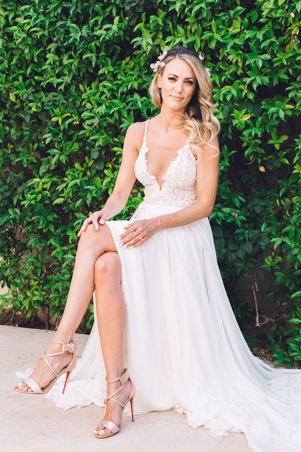V-neck Spaghetti Strap Ivory Lace Chiffon Long Sexy Backless Beach Wed DaintyBridal V-neck Spaghetti Strap Ivory Lace Chiffon Long Sexy Backless Beach Wed DaintyBridal